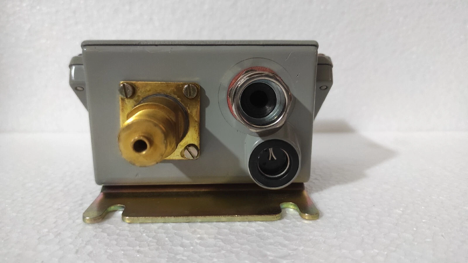 admin/uploads/uploads/danfoss kps 35 pressure control switch_2.webp
